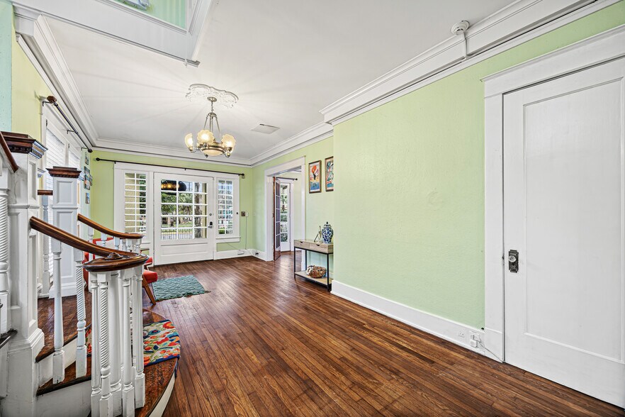 More Photos Of 1723 25th St, Galveston Hospitality For Sale