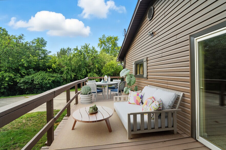 More Photos Of 7826 Columbia Rd, Maineville Office For Sale