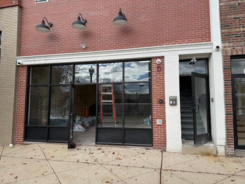 Primary Photo Of 10 E Washington Ave, Washington Apartments For Lease