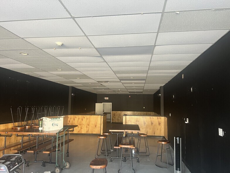 More Photos Of 2551 E Pinetree Blvd, Thomasville Unknown For Lease