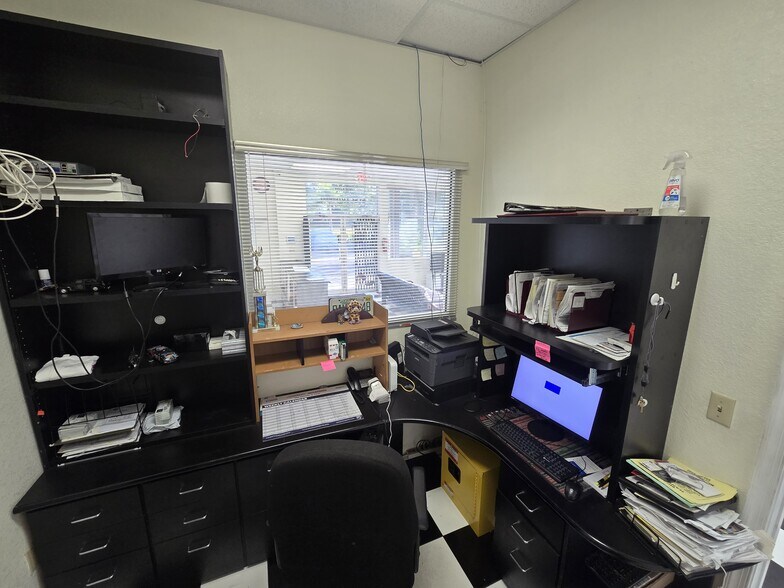 More Photos Of 12140 Wiles Rd, Coral Springs Light Manufacturing For Sale