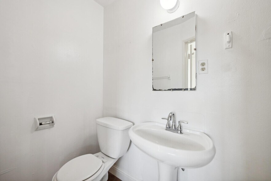 More Photos Of 212 2nd St, Isleton General Retail For Sale