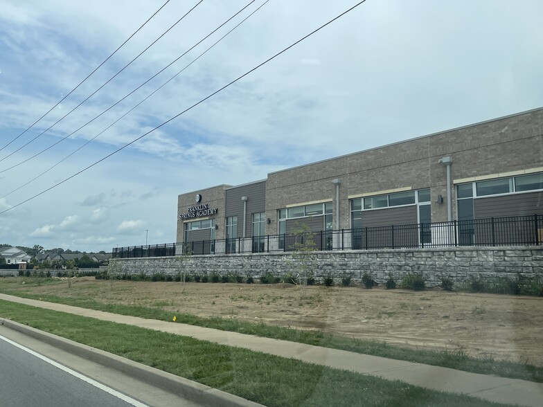 More Photos Of 0 Longpoint Way, Franklin Unknown For Lease