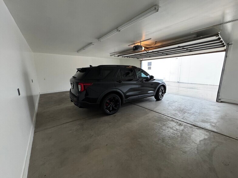 More Photos Of 1640 S Broadway, Denver Warehouse For Sale