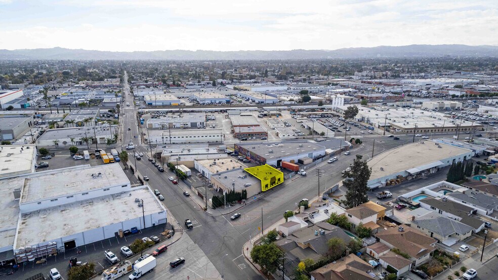 More Photos Of 12712 Saticoy St, North Hollywood Light Distribution For Lease