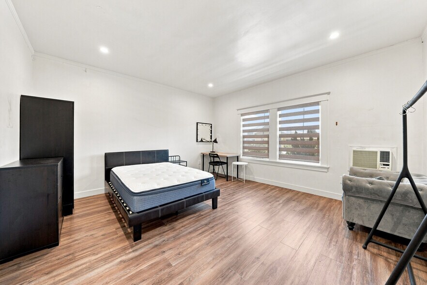 More Photos Of 939 S Wilton Pl, Los Angeles Apartments For Sale
