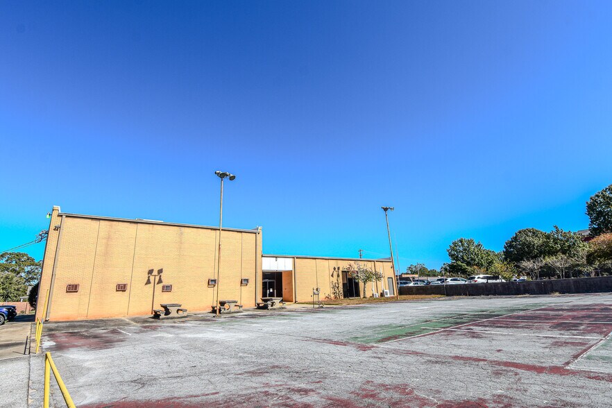 More Photos Of 16 Jackson St, Zebulon Light Distribution For Sale