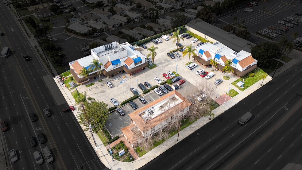More Photos Of 2715 W 1st St, Santa Ana Unknown For Lease