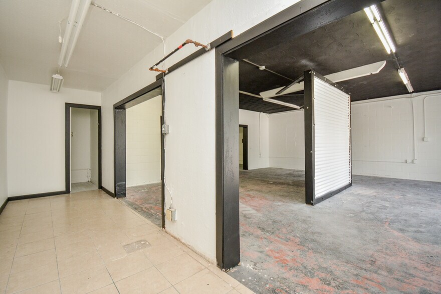 More Photos Of 1804 N Main St, Houston Freestanding For Lease