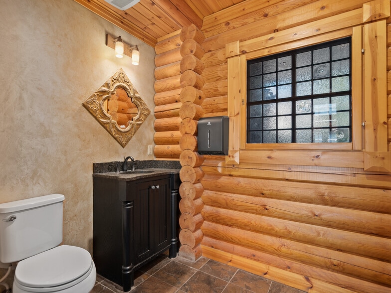 More Photos Of 1482 Russ Ave, Waynesville Office For Lease