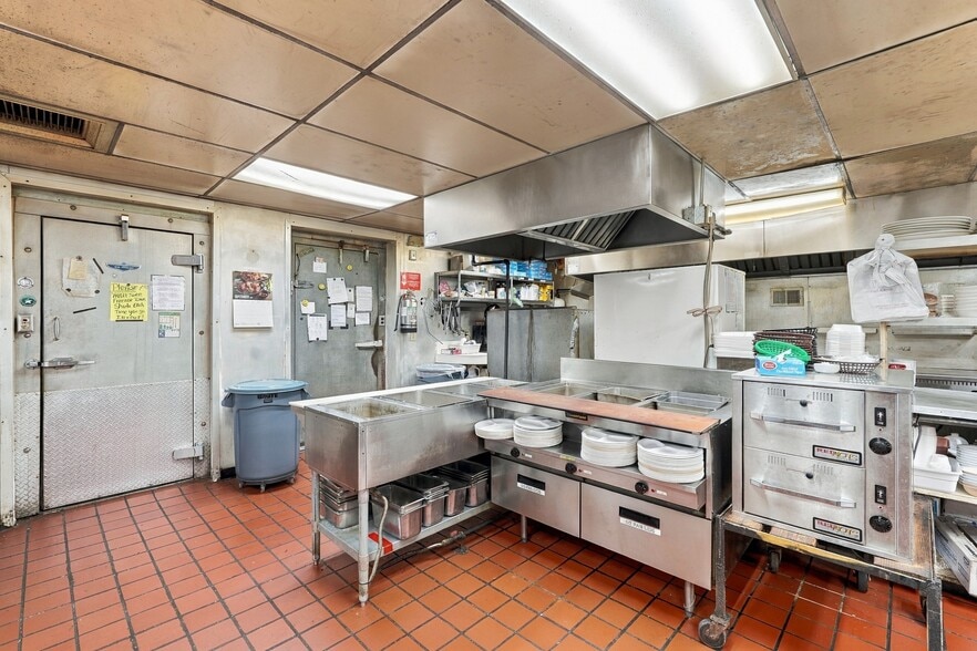 More Photos Of 4264 Murray Hwy, Hardin Restaurant For Sale