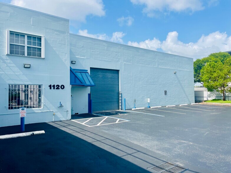 More Photos Of 1120-1140 NW 54th St, Fort Lauderdale Warehouse For Lease