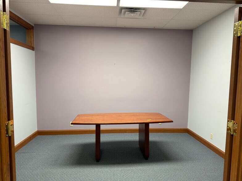 More Photos Of 126 S Knowles Ave, New Richmond Office For Lease