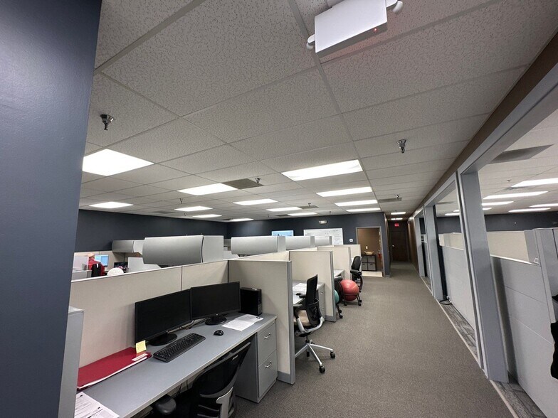 More Photos Of 5-49 Cassens Ct, Fenton Unknown For Lease
