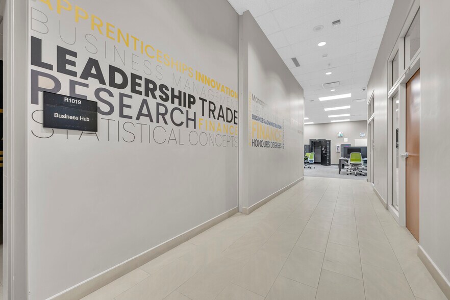 More Photos Of 1 Riverside Dr W, Windsor Office For Lease