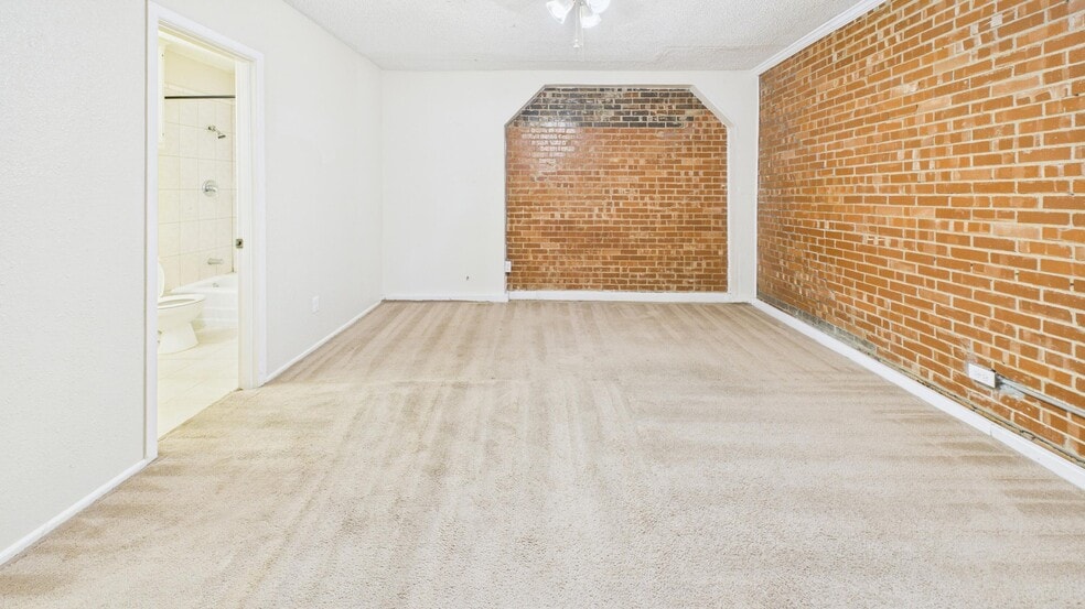 More Photos Of 2123 15th St, Lubbock Apartments For Sale