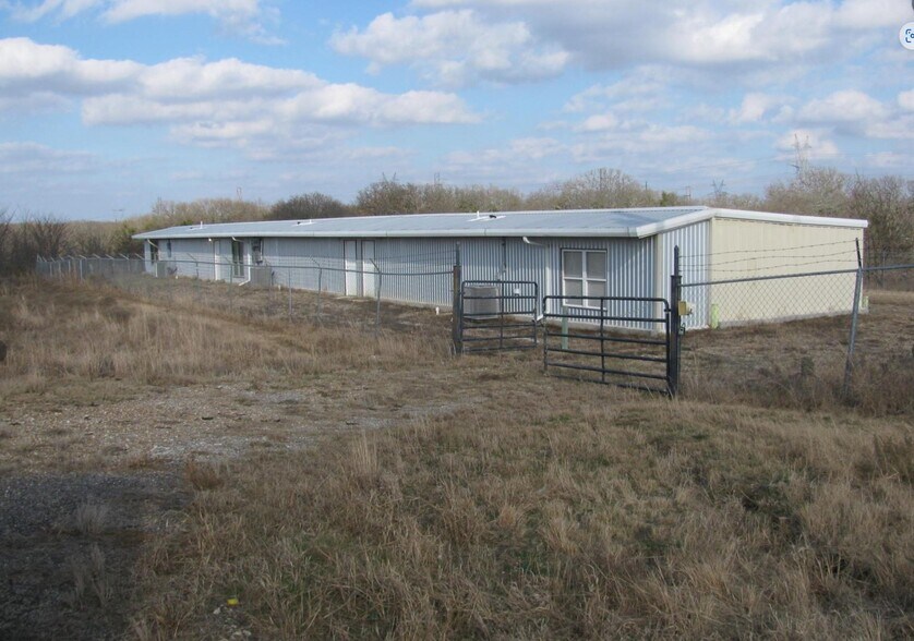 Primary Photo Of 12600 W US Highway 82, Savoy Apartments For Lease