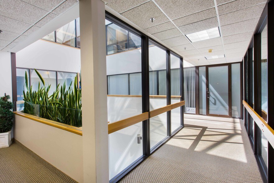 More Photos Of 7617 Mineral Point Rd, Madison Office For Lease