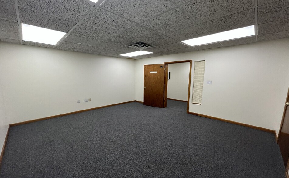 More Photos Of 860 US Highway 1, Edison Medical For Sale