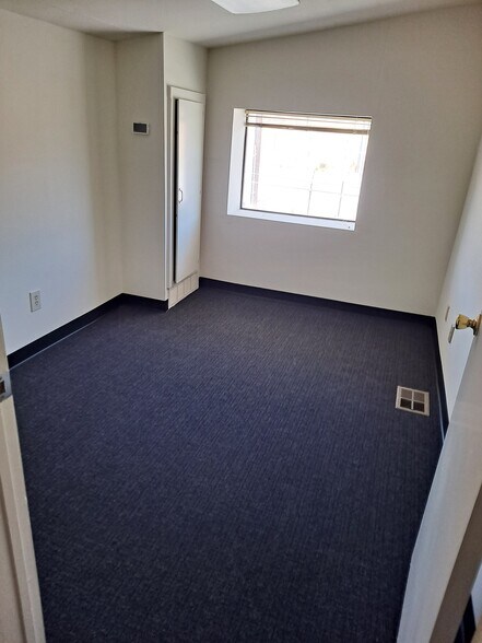 More Photos Of 1126 E Lincoln St, Banning Manufacturing For Lease