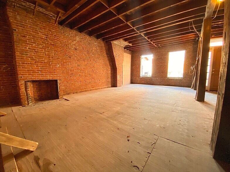 More Photos Of 29-31 Paige St, Lowell Office For Sale