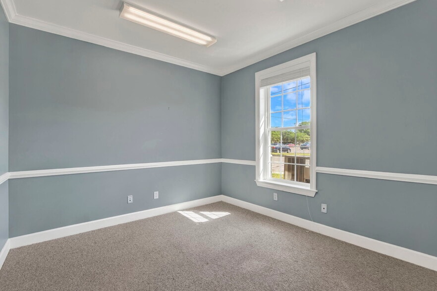 More Photos Of 9100 White Bluff Rd, Savannah Office For Sale