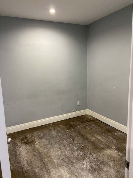More Photos Of 82-10 Roosevelt Ave, Elmhurst General Retail For Sale