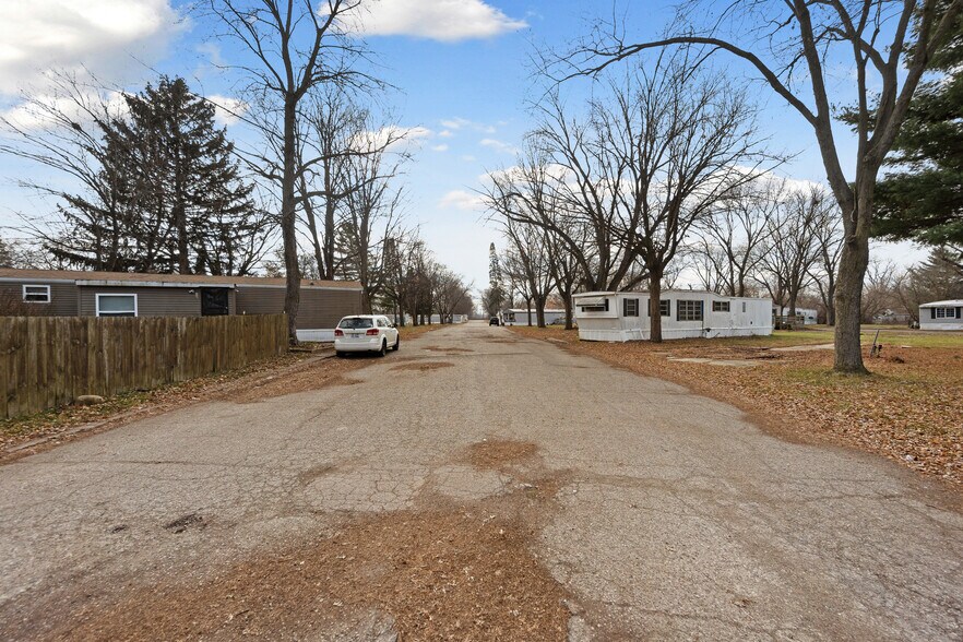 More Photos Of 1806 E Webster Rd, Flint Manufactured Housing Mobile Home Park For Sale