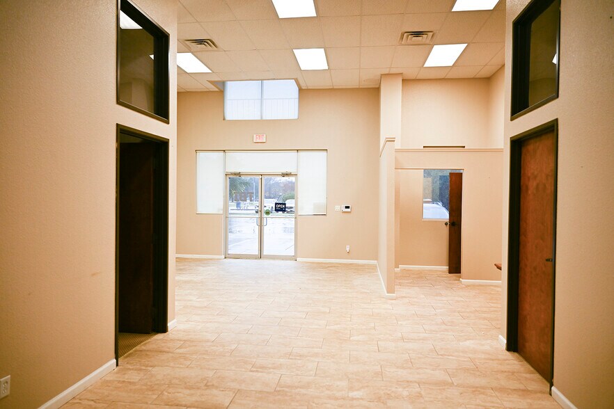 More Photos Of 1800 Industrial Blvd, Colleyville Loft Creative Space For Sale