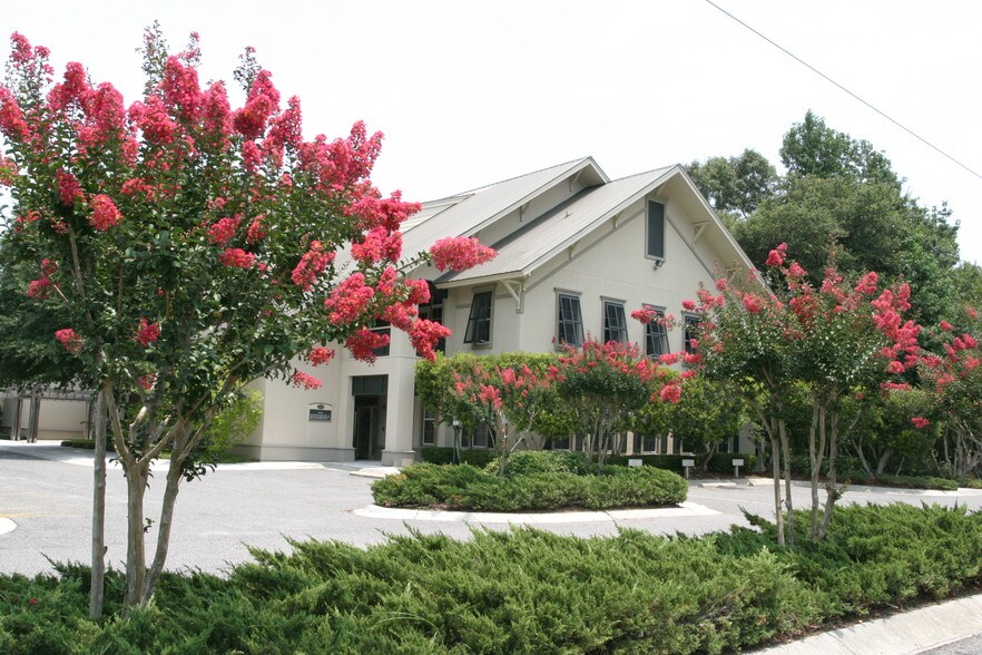 More Photos Of 14 Westbury Park, Bluffton Office For Sale