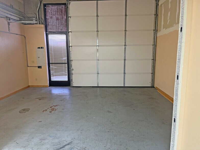 More Photos Of 6115-6125 State Farm Dr, Rohnert Park Light Manufacturing For Lease