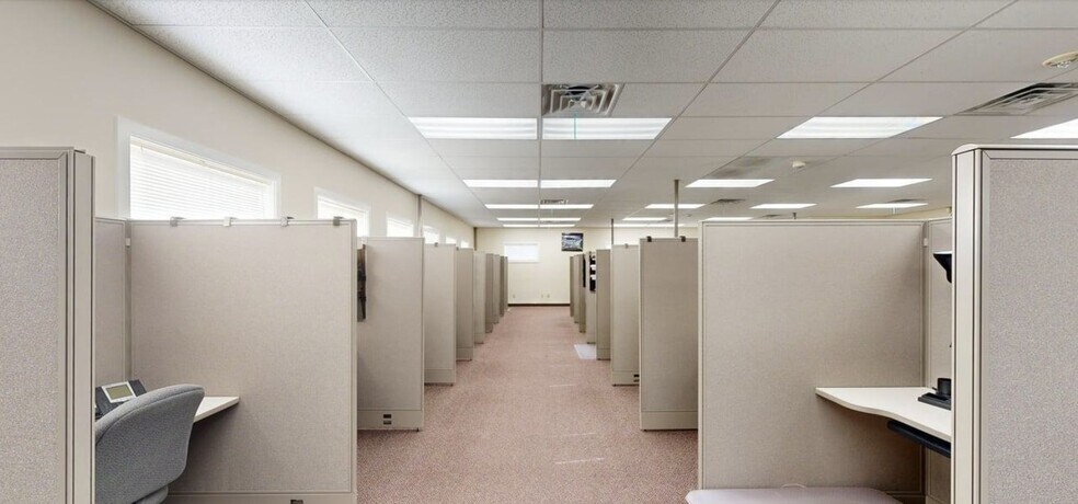 More Photos Of 1271 Port Dr, Clarkston Office For Sale