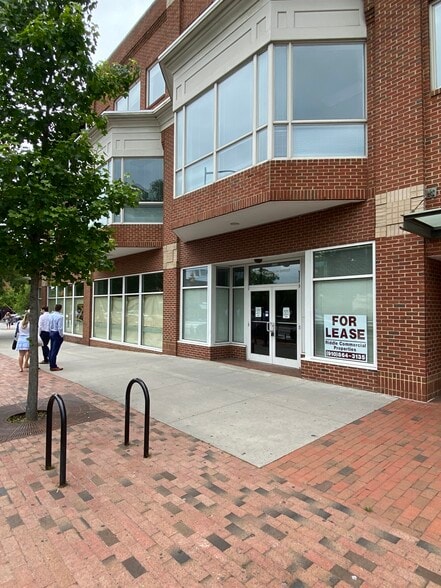 More Photos Of 100 E Franklin St, Chapel Hill Office For Lease