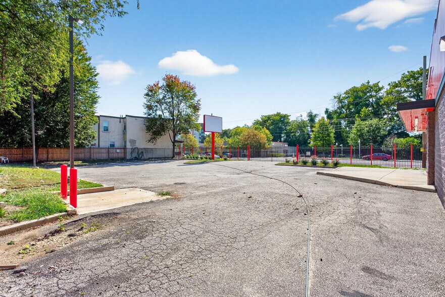 More Photos Of 1925 W Allegheny Ave, Philadelphia Freestanding For Sale