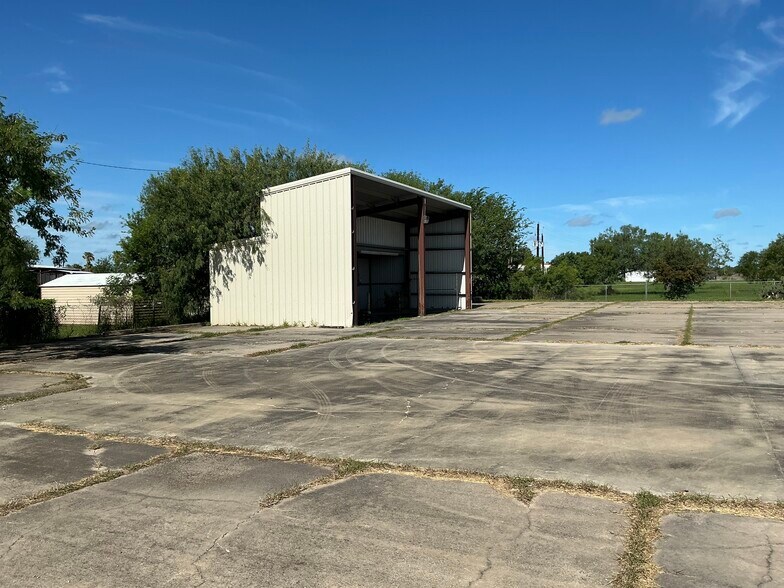 More Photos Of 908 Cecilia St, Alice Warehouse For Lease