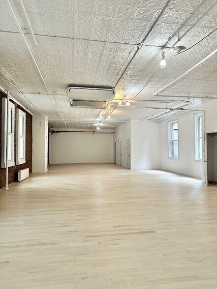 More Photos Of 166 Mercer St, New York Office For Lease