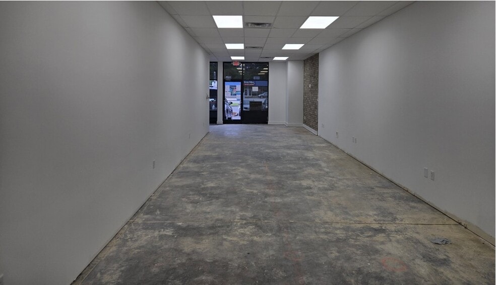 More Photos Of 3321 N Main St, Anderson Storefront Retail Office For Lease