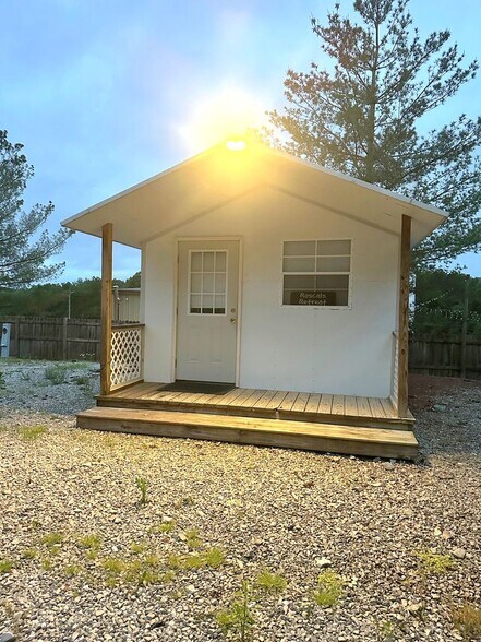 More Photos Of 269 Luther Seiber blvd, Pioneer Specialty For Sale