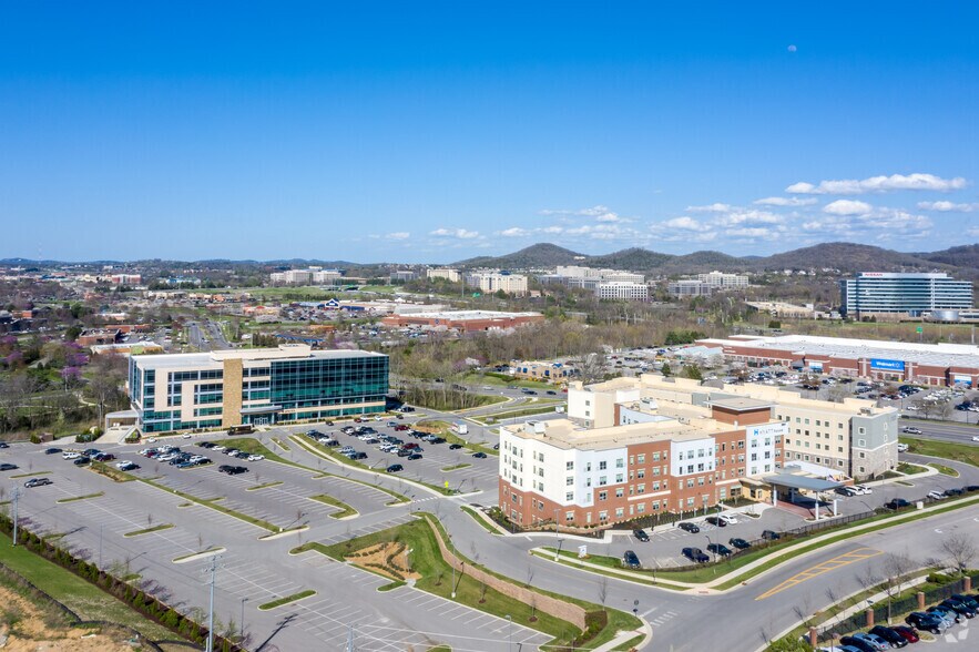 More Photos Of 3401 Mallory Ln, Franklin Office For Lease