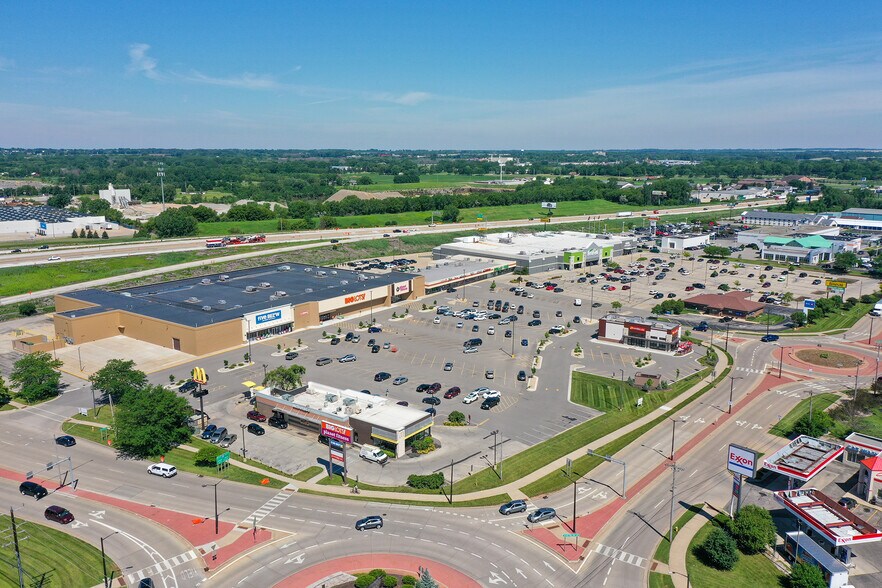 Primary Photo Of 699 S Green Bay Rd, Neenah Unknown For Lease