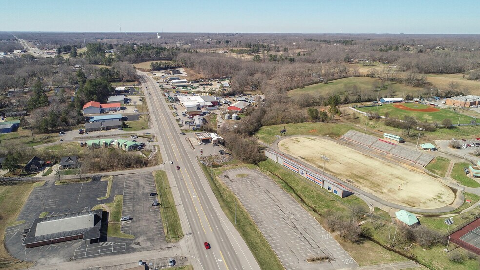 More Photos Of 508 Henslee Dr, Dickson Service Station For Sale