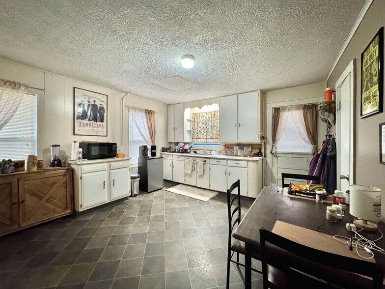 More Photos Of 301 E North St, Geneva Apartments For Sale