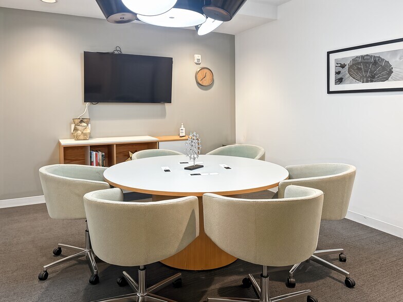More Photos Of 501 E Las Olas Blvd, Fort Lauderdale Coworking Space
