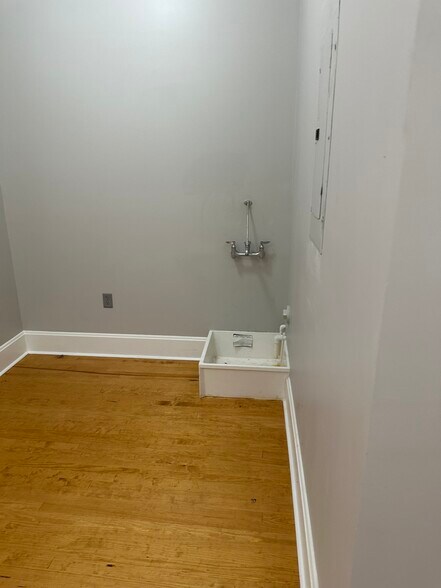 More Photos Of , Clinton General Retail For Sale