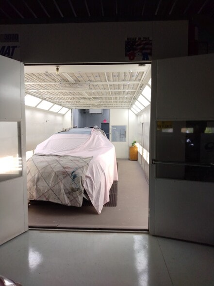 More Photos Of 4100 Indianola Ave, Columbus Auto Repair For Sale