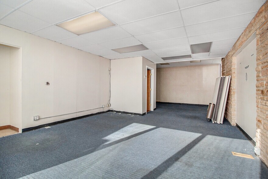 More Photos Of 740 Emerick St, Ypsilanti Medical For Lease