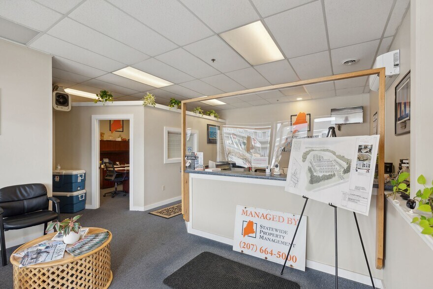 More Photos Of 248 State St, Ellsworth Department Store For Sale