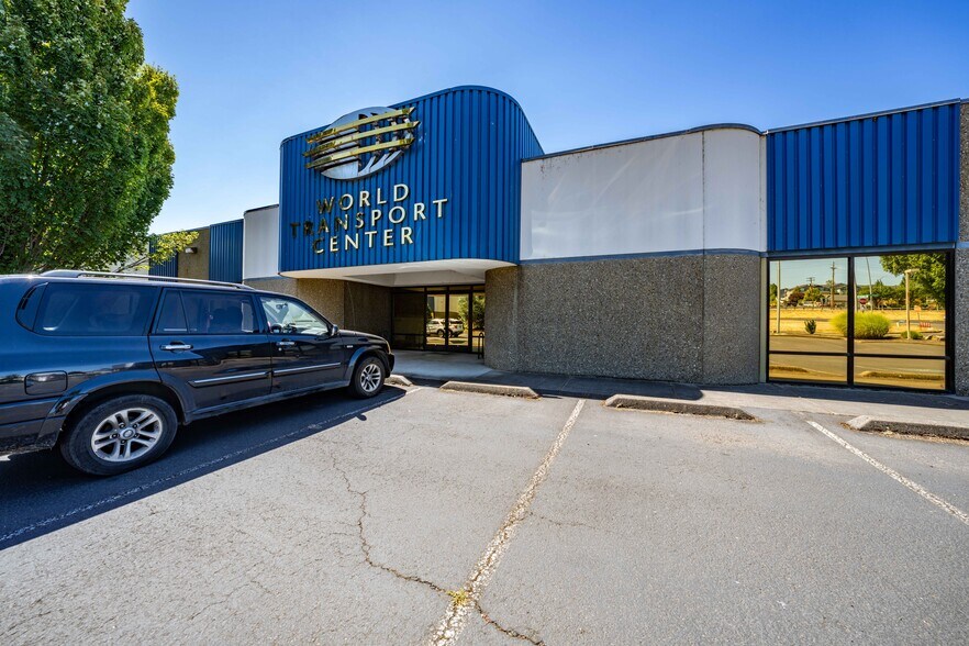 More Photos Of 2090 Commerce Dr, Medford Office For Lease