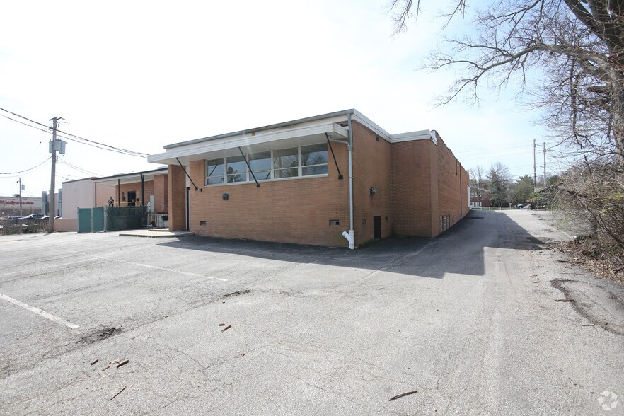 More Photos Of 4333-4337 Mayfield Rd, Cleveland Freestanding For Lease