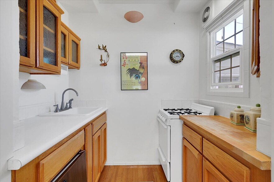 More Photos Of 630 D St, Marysville Apartments For Sale